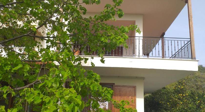 Toroni House | 100 m² House ∙ 3 bedrooms ∙ 10 guests