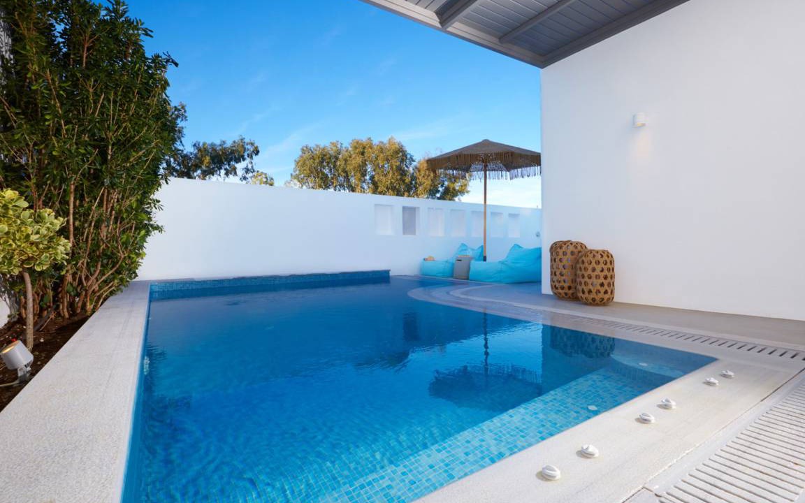 Kamari Villa | 100 m² Villa ∙ 2 bedrooms ∙ 6 guests