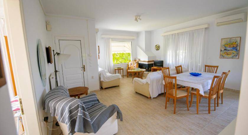 Nea Playia House | 105 m² House ∙ 3 bedrooms ∙ 7 guests
