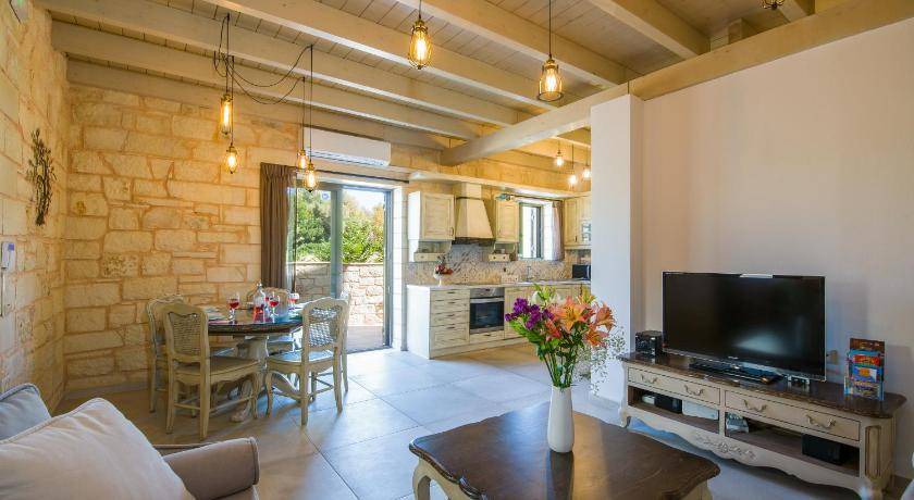 Kato Stalos Villa | 118 m² Villa ∙ 3 bedrooms ∙ 8 guests