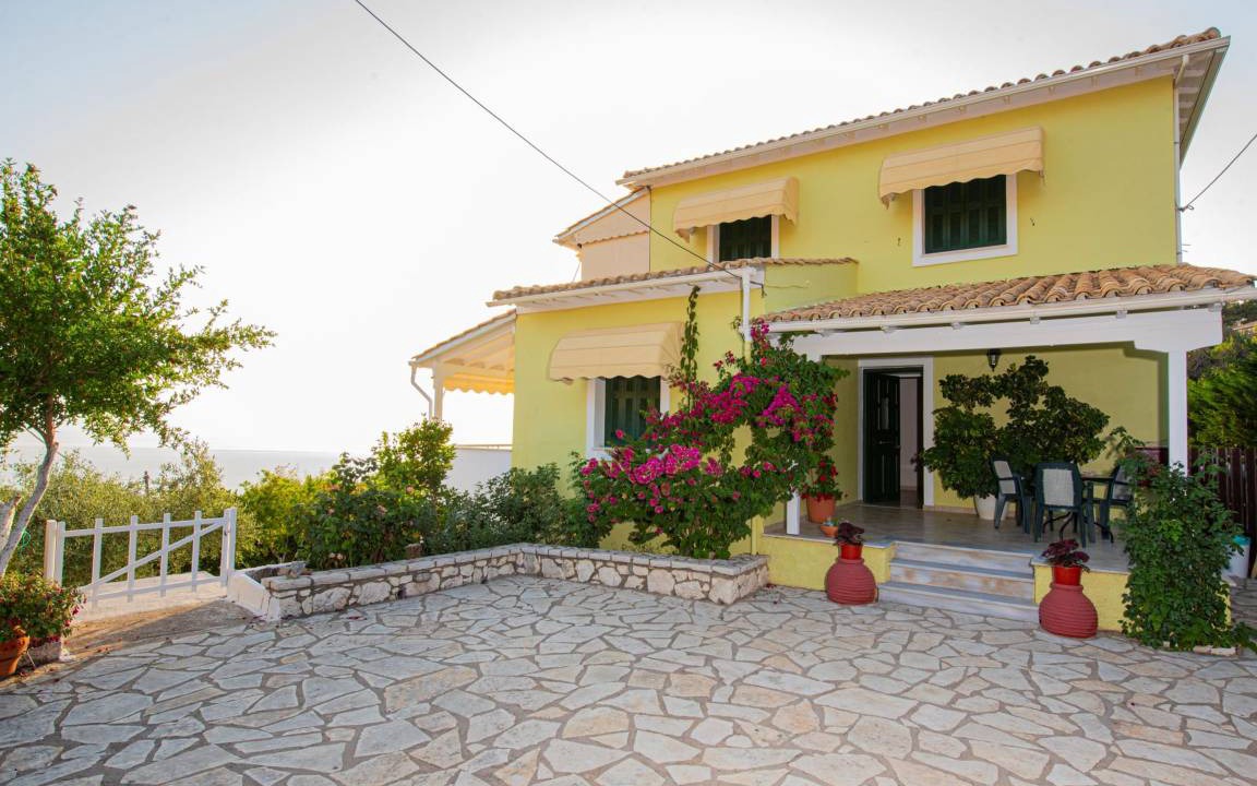 Kalamitsi Villa | 119 m² Villa ∙ 4 bedrooms ∙ 8 guests