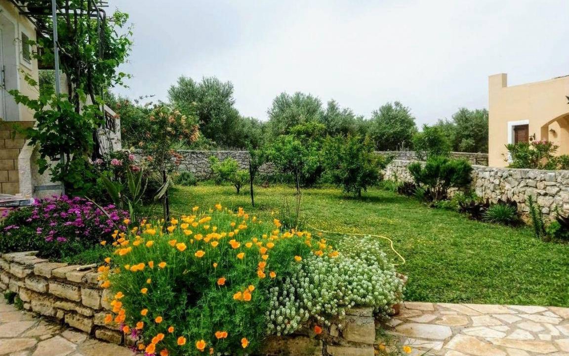 Monopari House | 120 m² House ∙ 3 bedrooms ∙ 5 guests