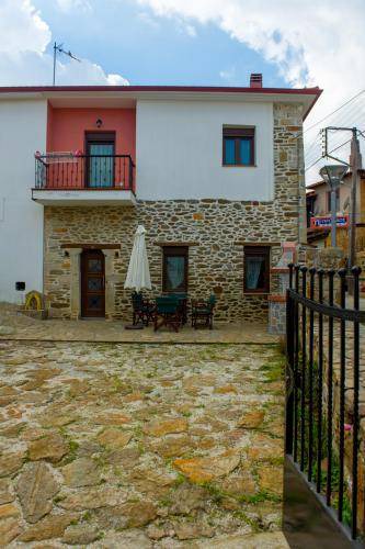 Metagkitsi House | 120 m² House ∙ 3 bedrooms ∙ 5 guests