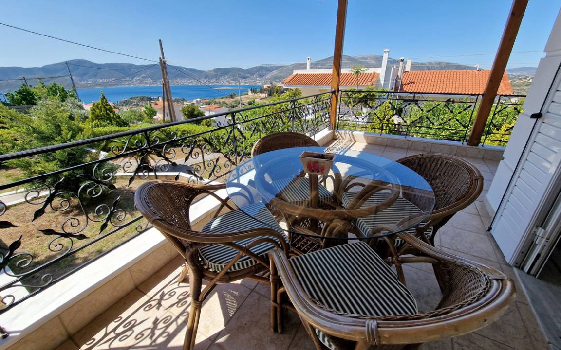 Porto Rafti Villa | 120 m² Villa ∙ 4 bedrooms ∙ 8 guests