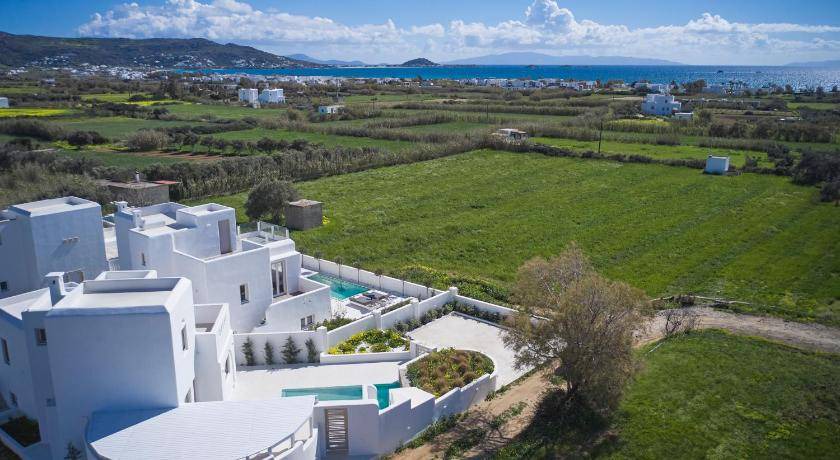 Plaka Resort | 130 m² Resort ∙ 4 bedrooms ∙ 16 guests