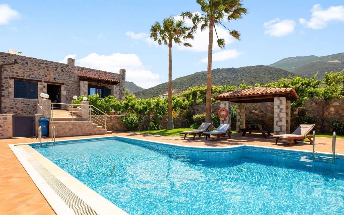 Livadia Villa | 133 m² Villa ∙ 2 bedrooms ∙ 6 guests