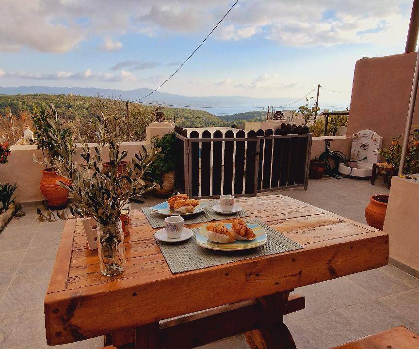 Monolithos House | 135 m² House ∙ 3 bedrooms ∙ 10 guests