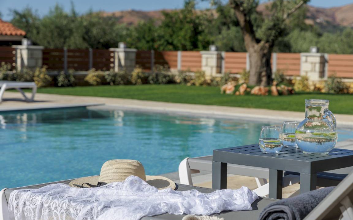 Achlades Villa | 140 m² Villa ∙ 4 bedrooms ∙ 10 guests