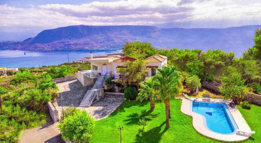 Pitharion Resort | 145 m² Resort ∙ 3 bedrooms ∙ 6 guests