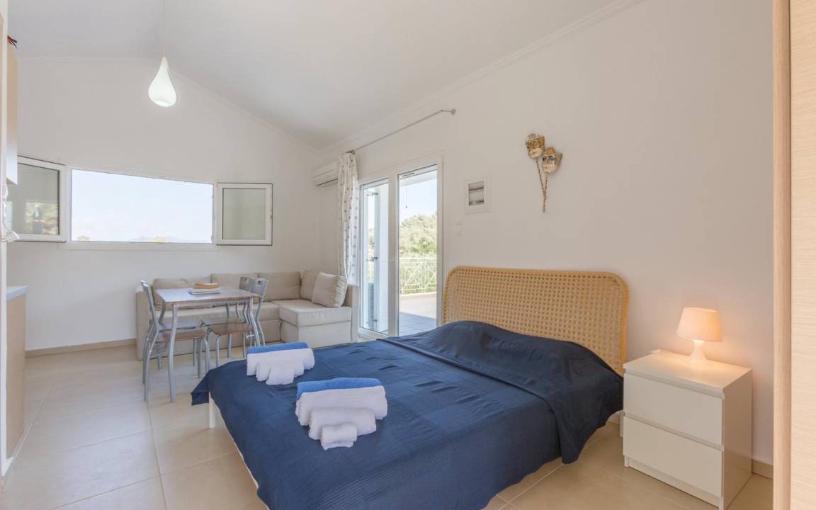 Longos Villa | 150 m² Villa ∙ 3 bedrooms ∙ 10 guests