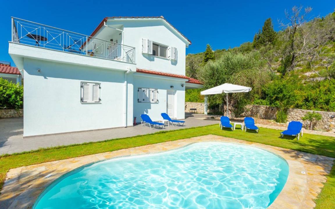 Longos Villa | 150 m² Villa ∙ 3 bedrooms ∙ 10 guests