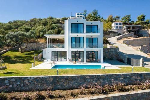 Thasos Town Villa | 158 m² Villa ∙ 3 bedrooms ∙ 8 guests