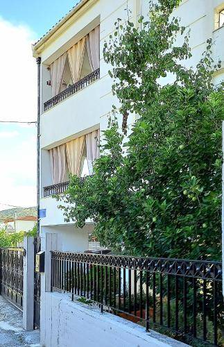 Nees Pagases House | 160 m² House ∙ 3 bedrooms ∙ 7 guests