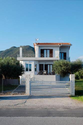 Marathias Villa | 170 m² Villa ∙ 3 bedrooms ∙ 7 guests