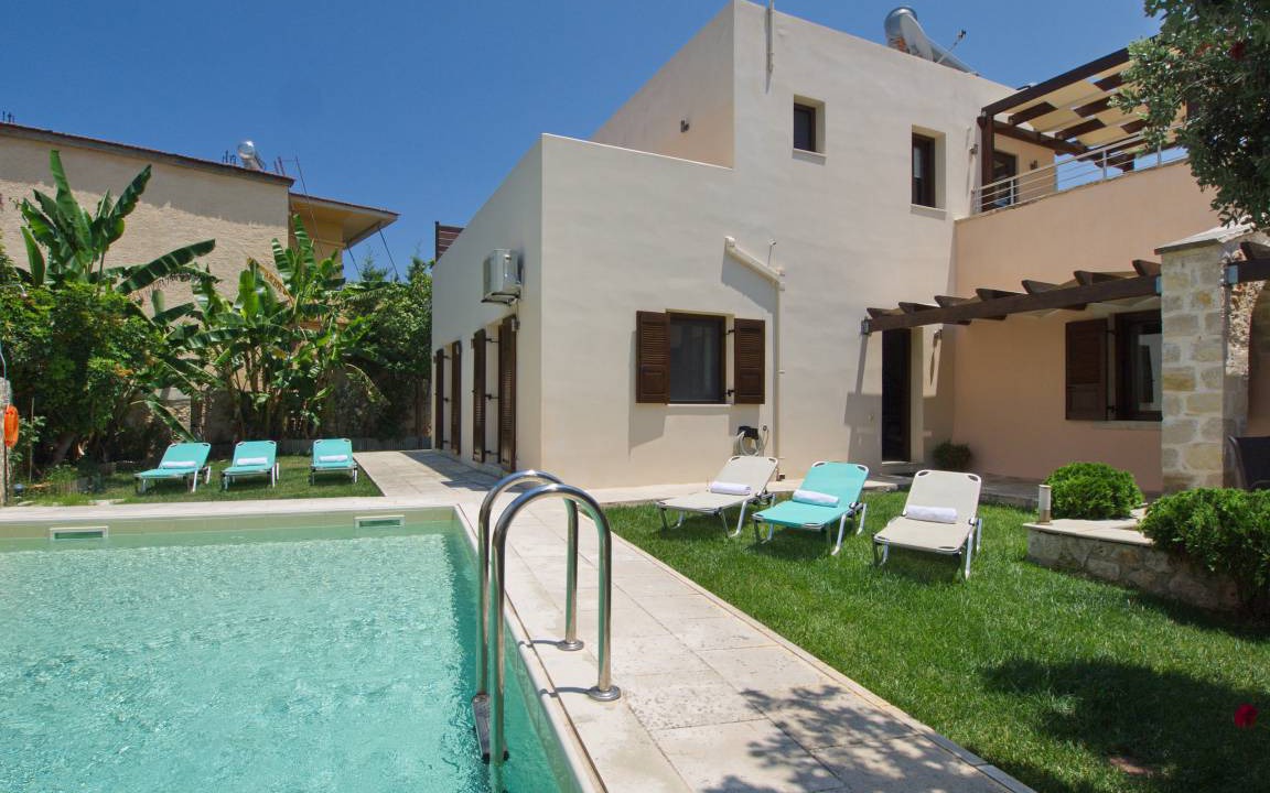 Plaka Villa | 170 m² Villa ∙ 3 bedrooms ∙ 7 guests