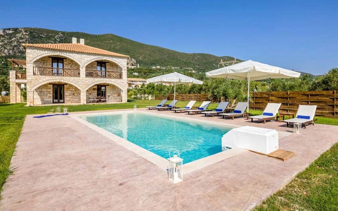 Alykes Villa | 170 m² Villa ∙ 4 bedrooms ∙ 8 guests
