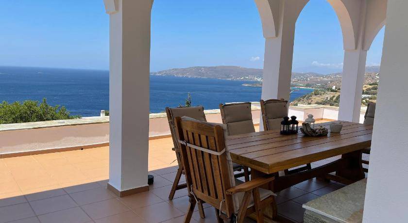 Ydrousa Villa | 170 m² Villa ∙ 5 bedrooms ∙ 10 guests