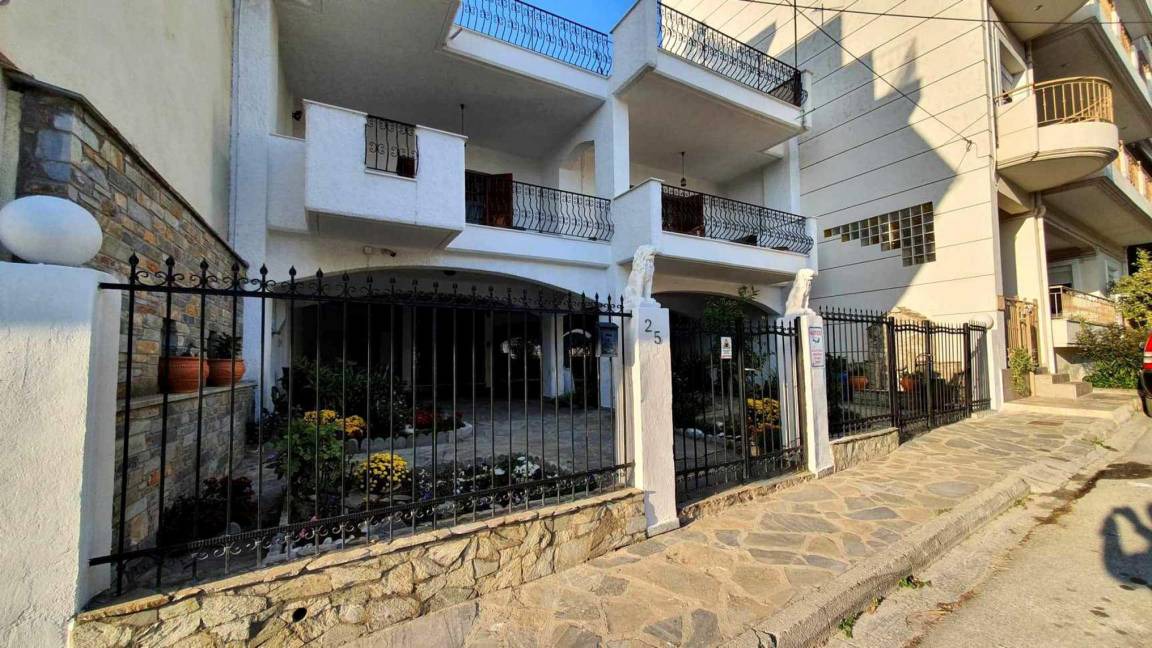 Volos City Centre House | 200 m² House ∙ 3 bedrooms ∙ 8 guests