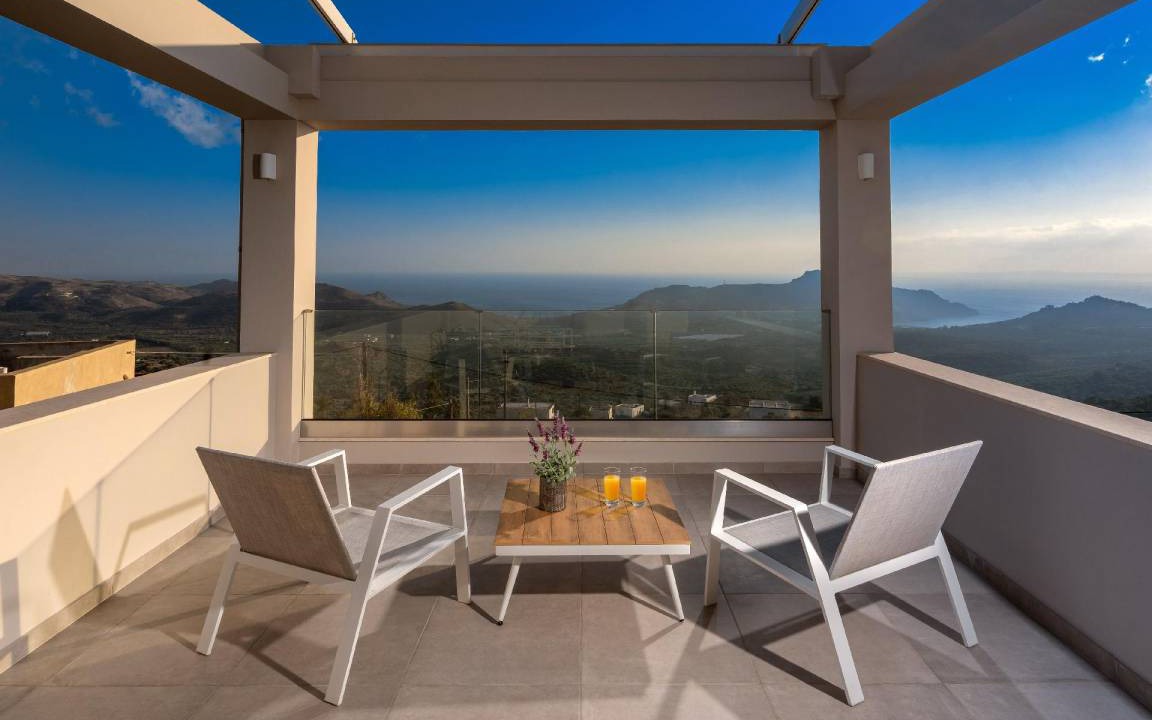 Mariou House | 200 m² House ∙ 4 bedrooms ∙ 9 guests