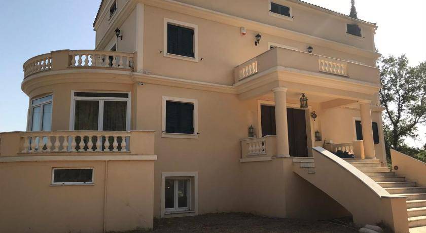 Ano Korakiana Villa | 200 m² Villa ∙ 6 bedrooms ∙ 14 guests