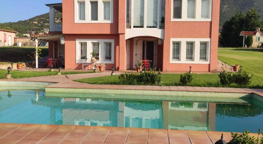 Drama Villa | 220 m² Villa ∙ 4 bedrooms ∙ 8 guests
