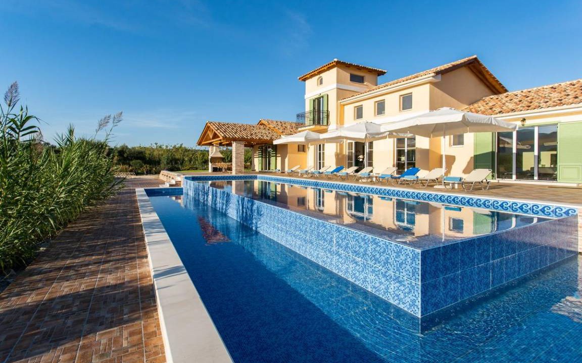 Agia Marina House | 228 m² House ∙ 7 bedrooms ∙ 15 guests