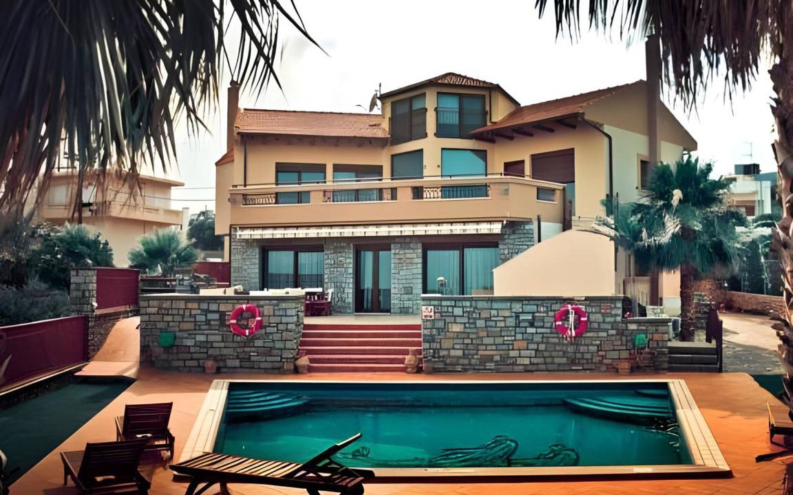 Katsikia Resort | 230 m² Resort ∙ 4 bedrooms ∙ 8 guests