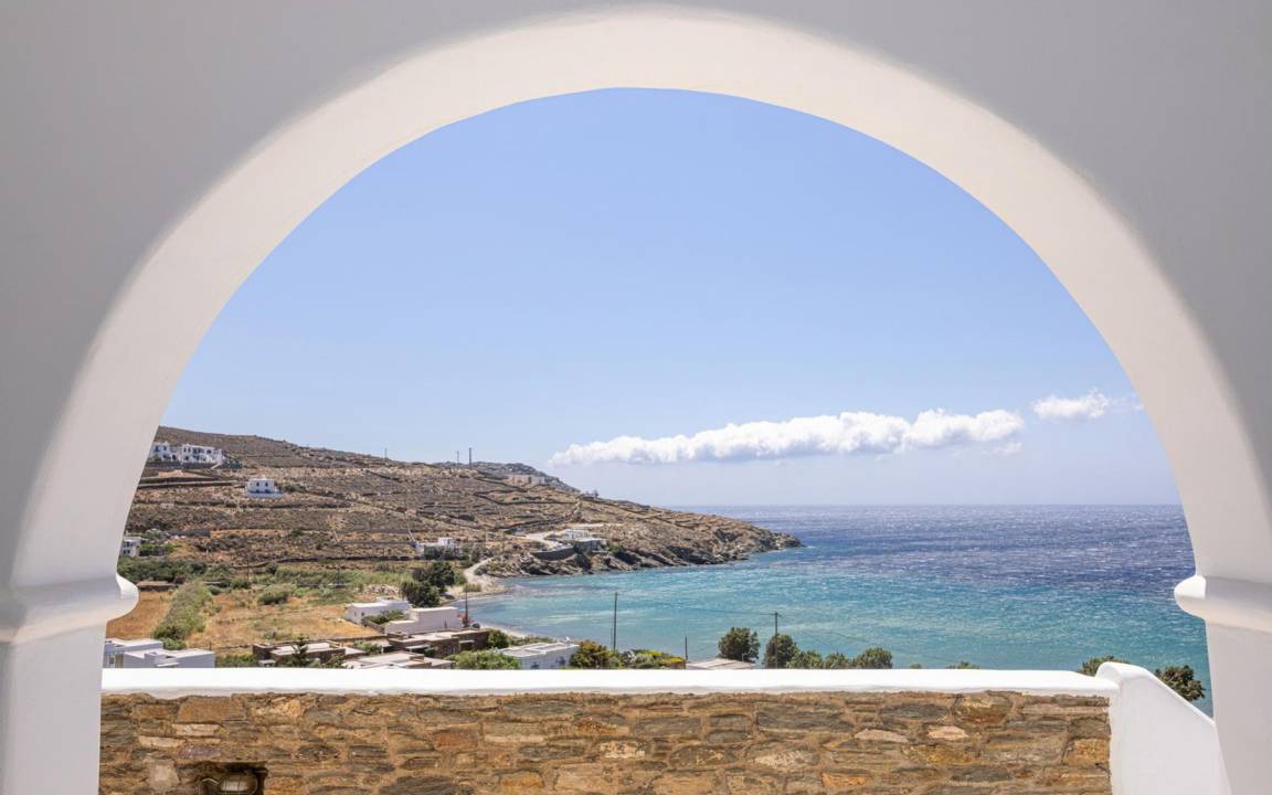 Exomvourgo Villa | 240 m² Villa ∙ 4 bedrooms ∙ 8 guests