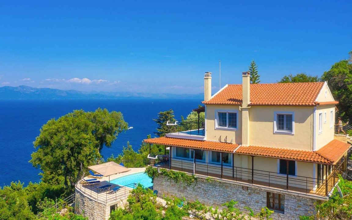 Lakka Villa | 240 m² Villa ∙ 5 bedrooms ∙ 10 guests