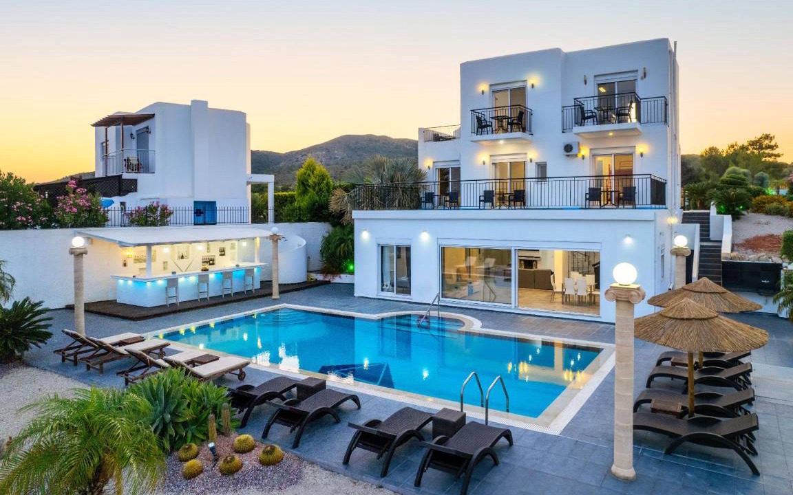 Gennadi House | 250 m² House ∙ 4 bedrooms ∙ 10 guests