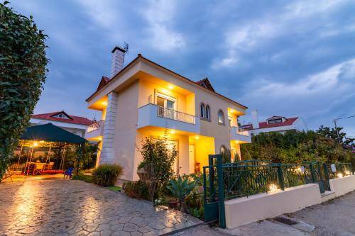 Ialyssos Villa | 250 m² Villa ∙ 3 bedrooms ∙ 10 guests