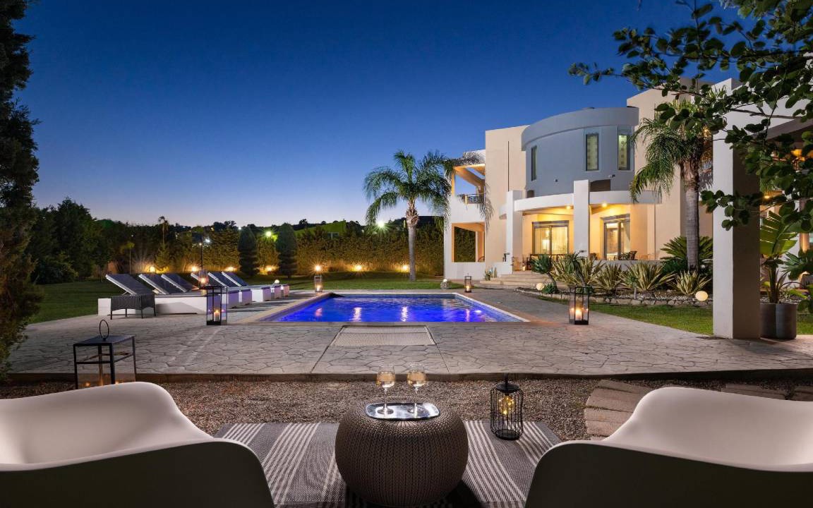 Afandou House | 260 m² House ∙ 4 bedrooms ∙ 10 guests