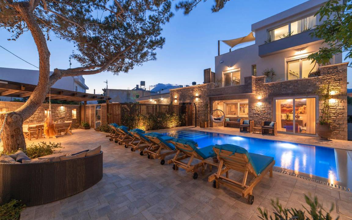 Koutsouras House | 270 m² House ∙ 7 bedrooms ∙ 18 guests