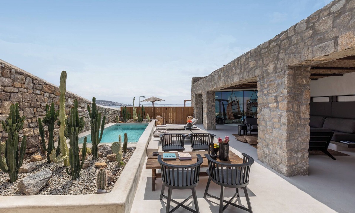Agios Stefanos Hotel | 3-bedroom Villa in hotel with private pool in charming Agios Stefanos