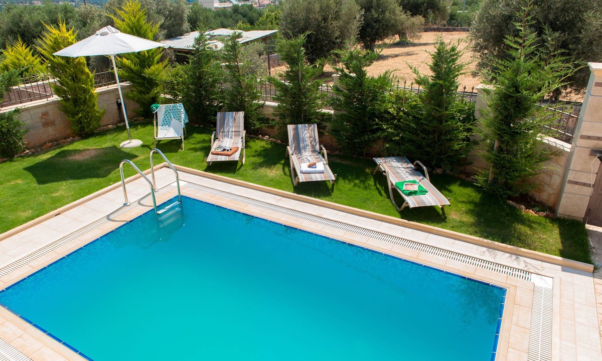 Adele Villa | 3-level Villa in close driving distance to beach