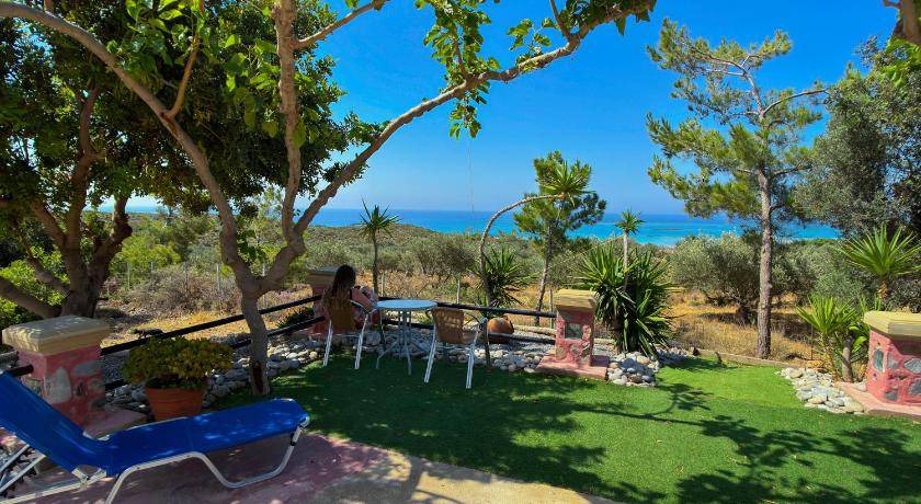 Livadia Apartment | 30 m² Apartment ∙ 4 guests