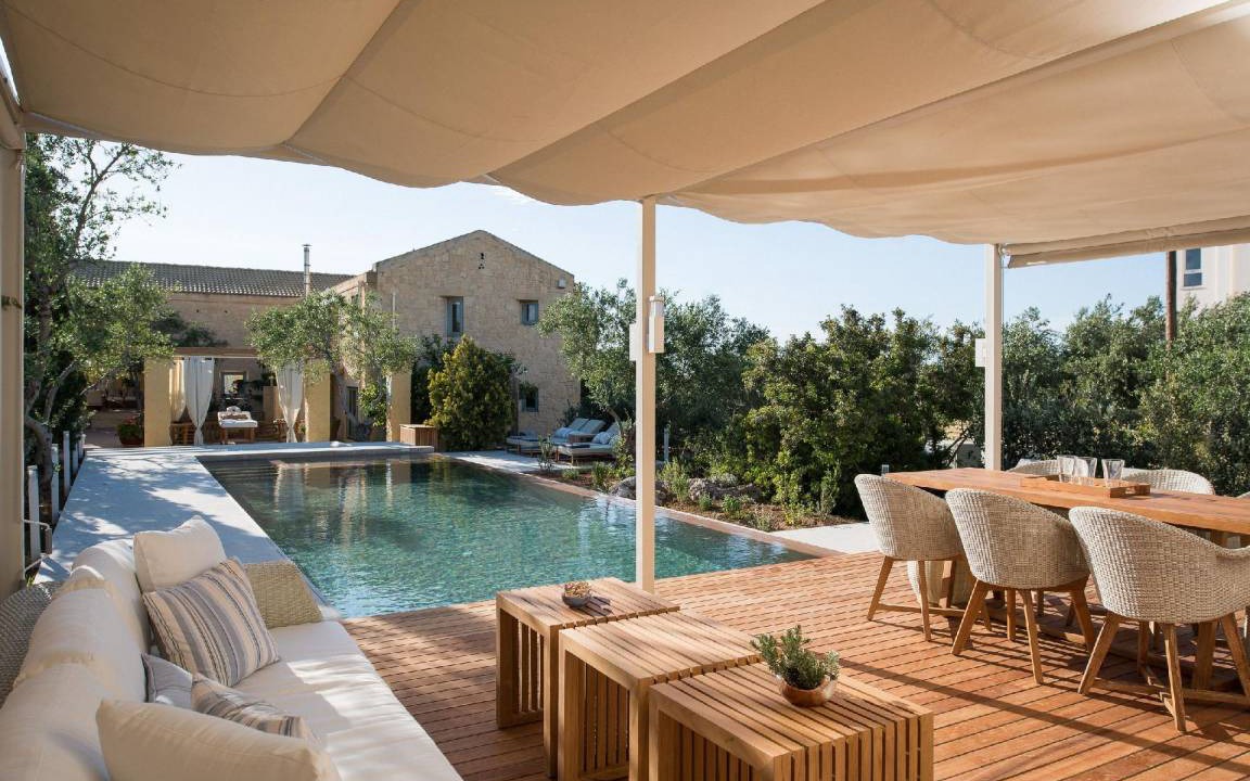Kalathas House | 300 m² House ∙ 4 bedrooms ∙ 9 guests