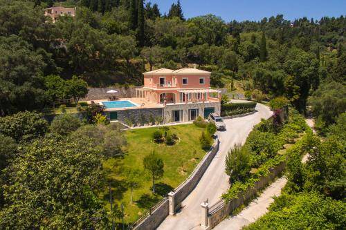 Dafnata Villa | 300 m² Villa ∙ 5 bedrooms ∙ 10 guests
