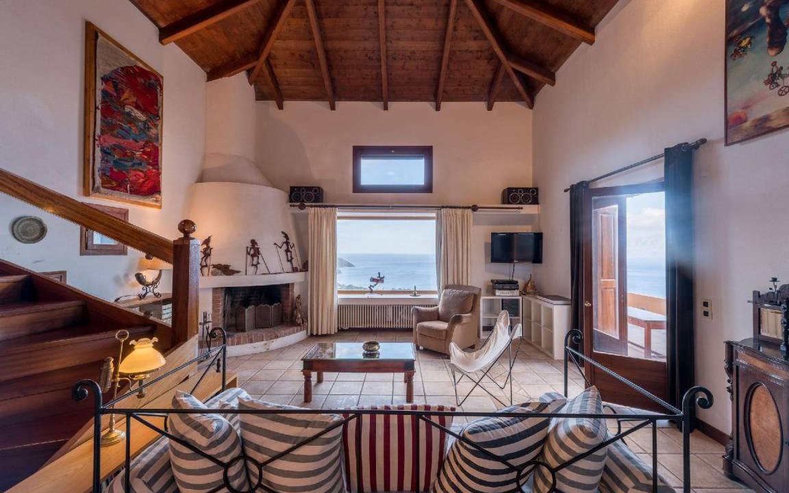 Katsikia House | 322 m² House ∙ 5 bedrooms ∙ 9 guests