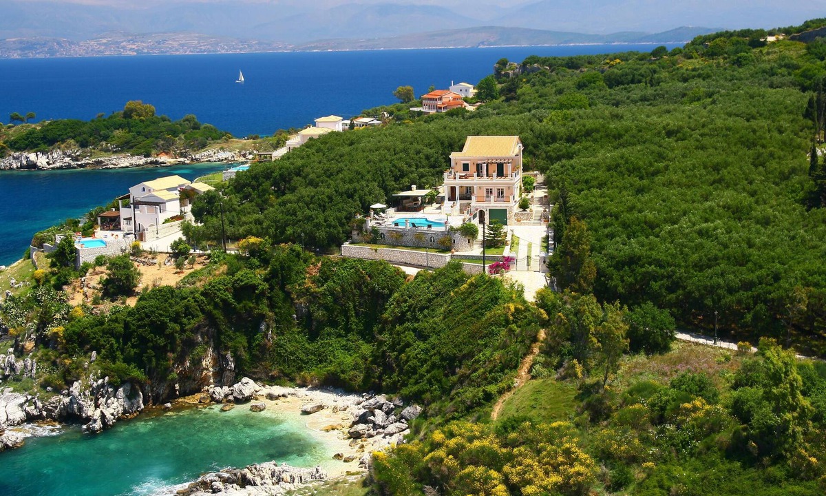 Kassiopi Villa | 4 bedroom beach front Luxury Villa