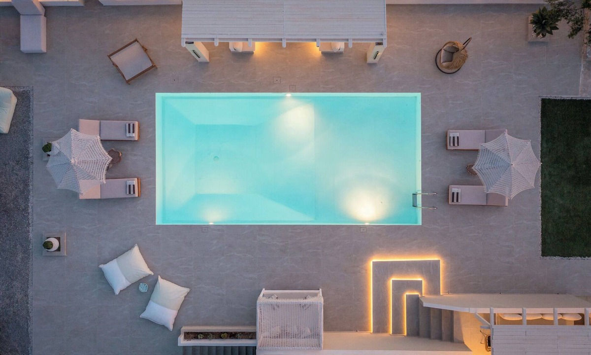 Adamas Villa | 4-Bedroom Villa, Private Pool & BBQ, Walking Distance To The Beach!
