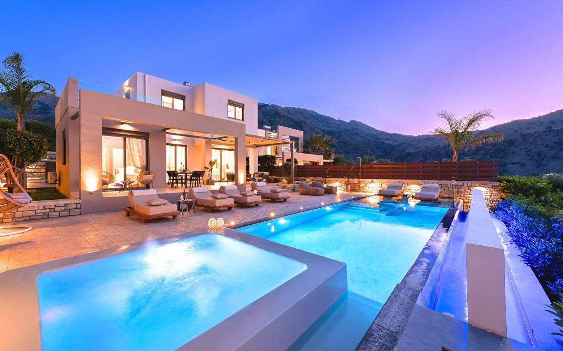 Mouri House | 400 m² House ∙ 11 bedrooms ∙ 28 guests