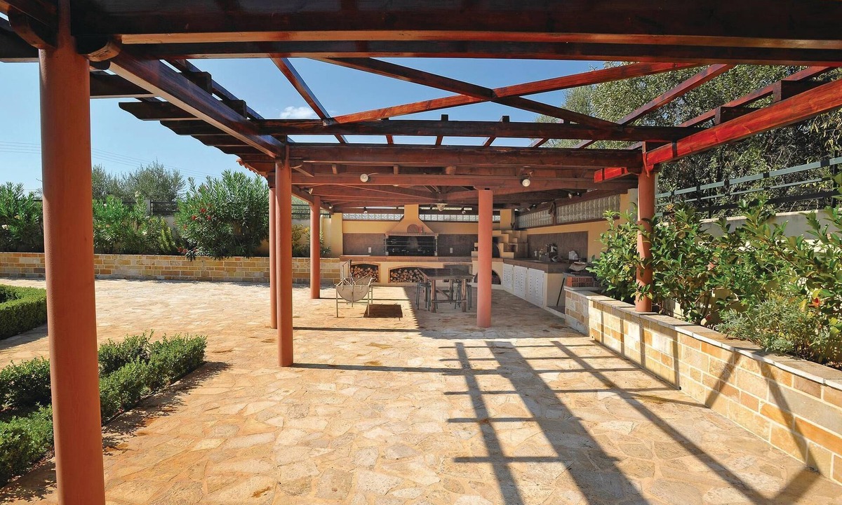Kato Diminio House | 5 bedroom accommodation in Xilokastro