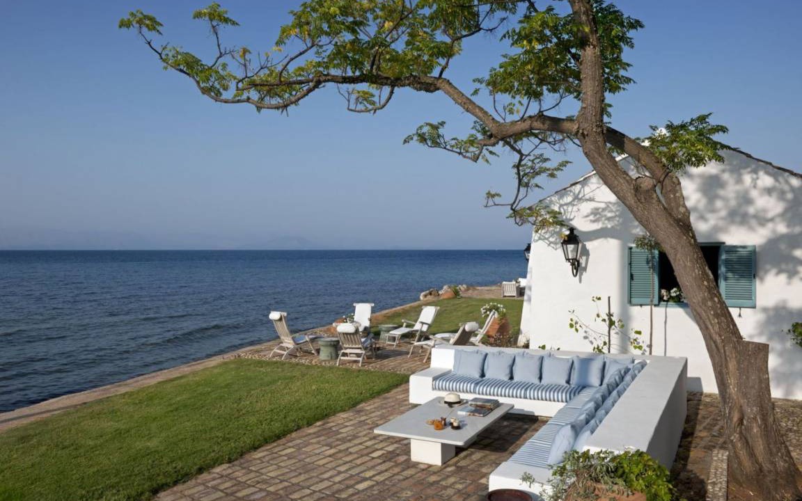 Chlomos Villa | 500 m² Villa ∙ 8 bedrooms ∙ 16 guests
