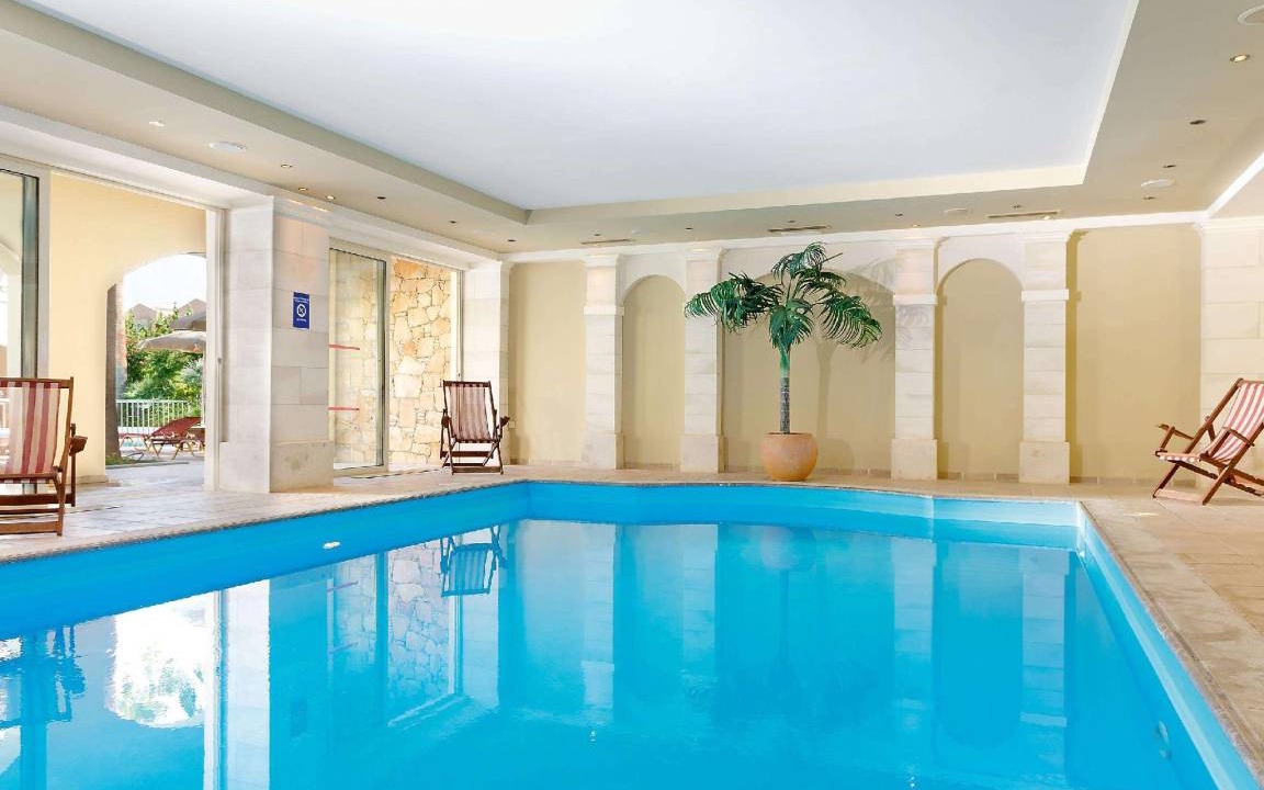 Platanes Hotel | 65 m² Hotel ∙ 2 bedrooms ∙ 127 guests
