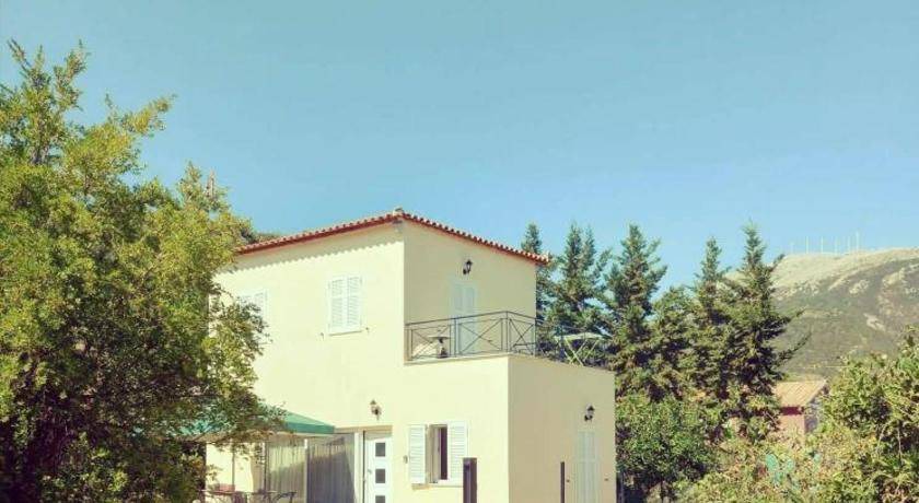 Troizinia House | 72 m² House ∙ 3 bedrooms ∙ 4 guests