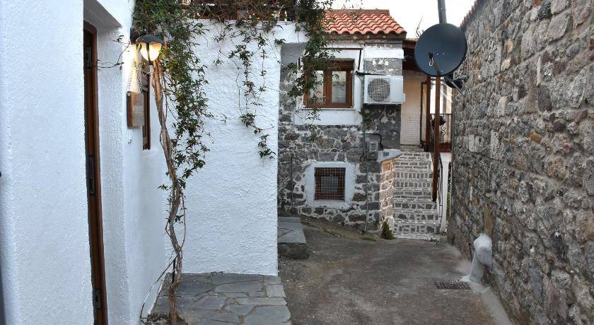 Samothrace House | 75 m² House ∙ 2 bedrooms ∙ 4 guests