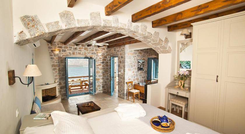 Kalymnos Villa | 75 m² Villa ∙ 2 bedrooms ∙ 127 guests