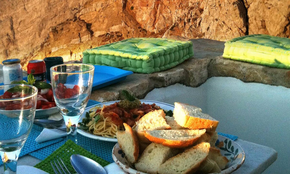 Folegandros Town House | 800 year old Castle house on the cliff with seaview- Folegandros Chora Castro