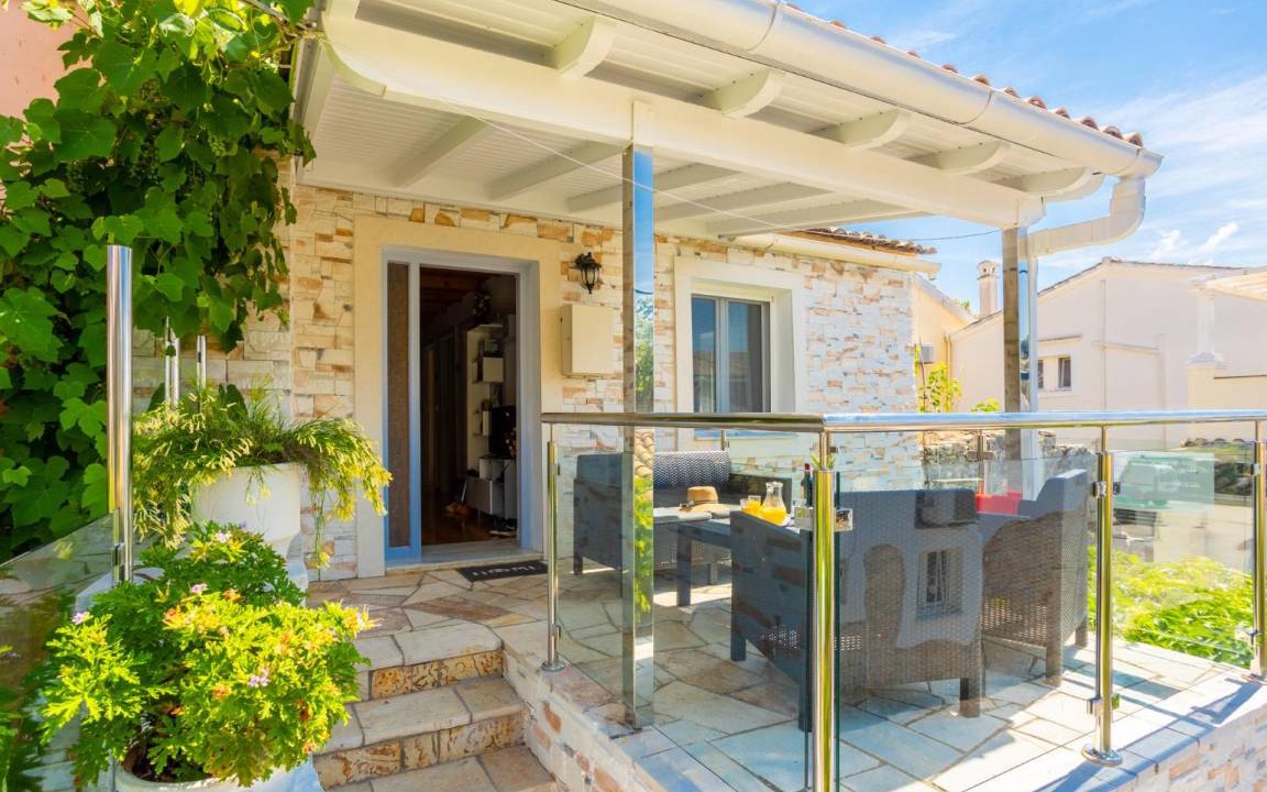 Agios Stefanos Apartment | 82 m² Apartment ∙ 2 bedrooms ∙ 5 guests
